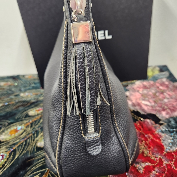 Chanel Bag - Picture 4 of 16